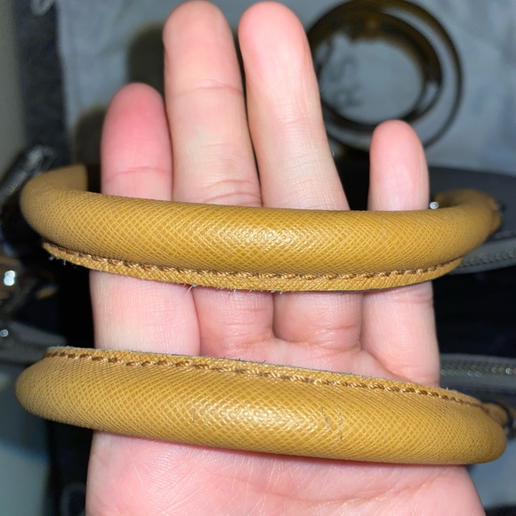 Michael Kors Satchel MD Sutton & Wallet - Picture 3 of 8